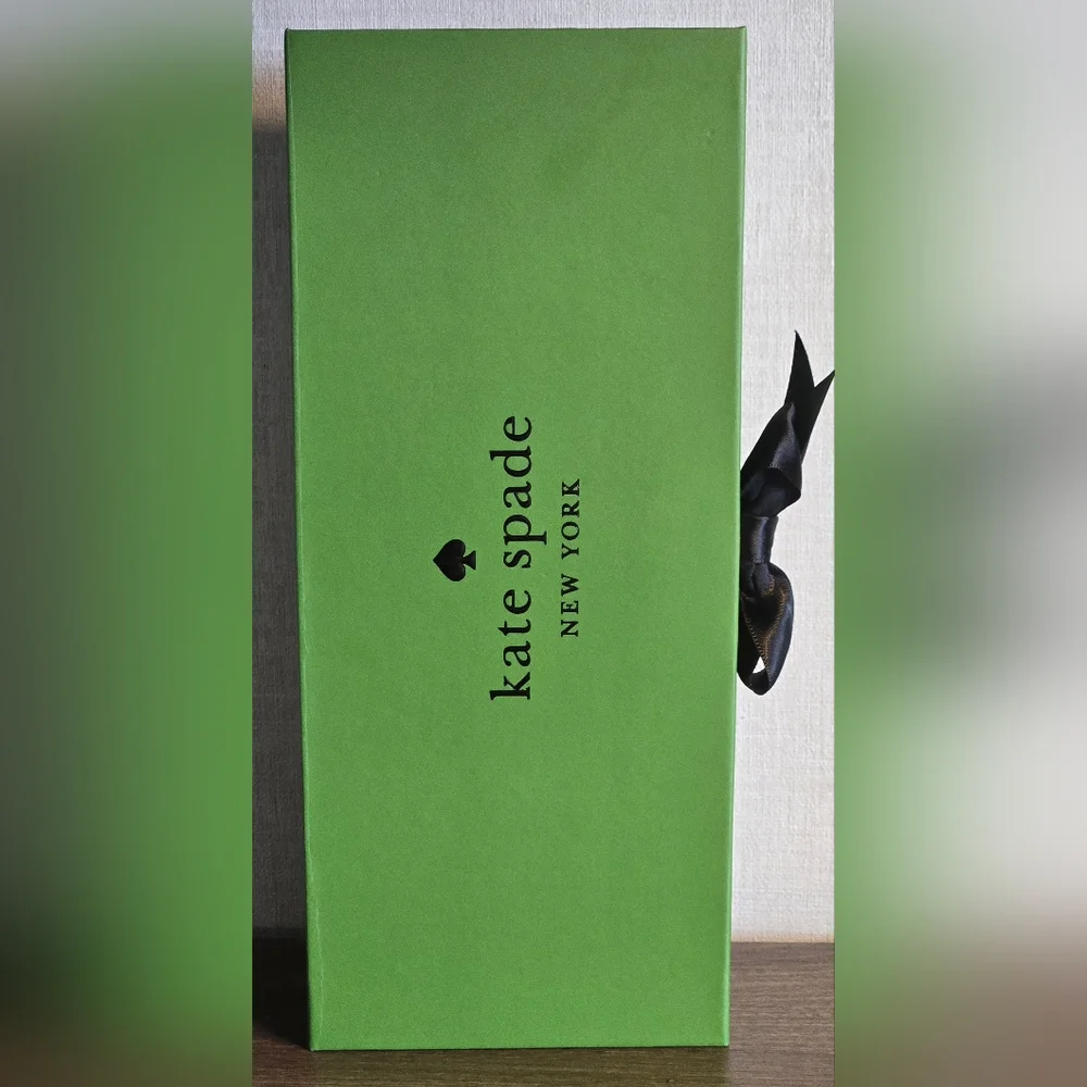 Kate Spade 3 Pairs Cozy Low Cut Socks Gift Set - Picture 4 of 6